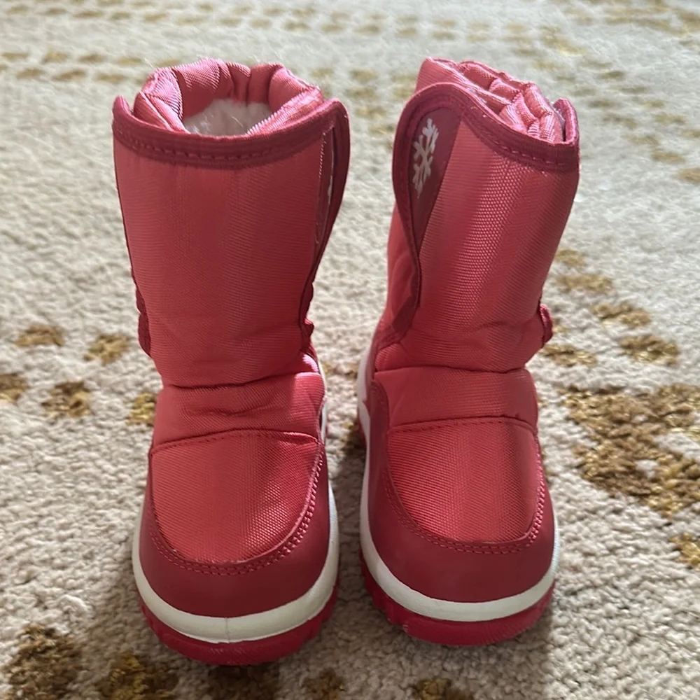 New! Pink Snow Boots with Snowflake Design size 5